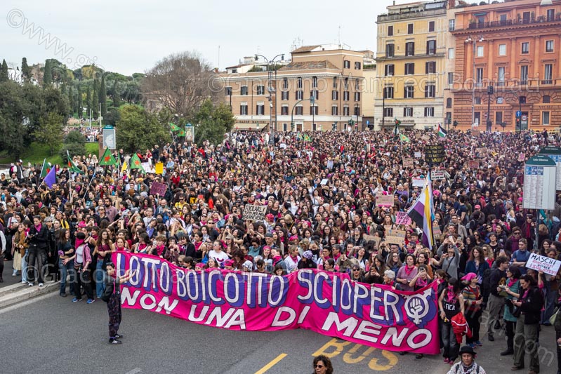 Corteo per la Giornata Internazionale della Donna