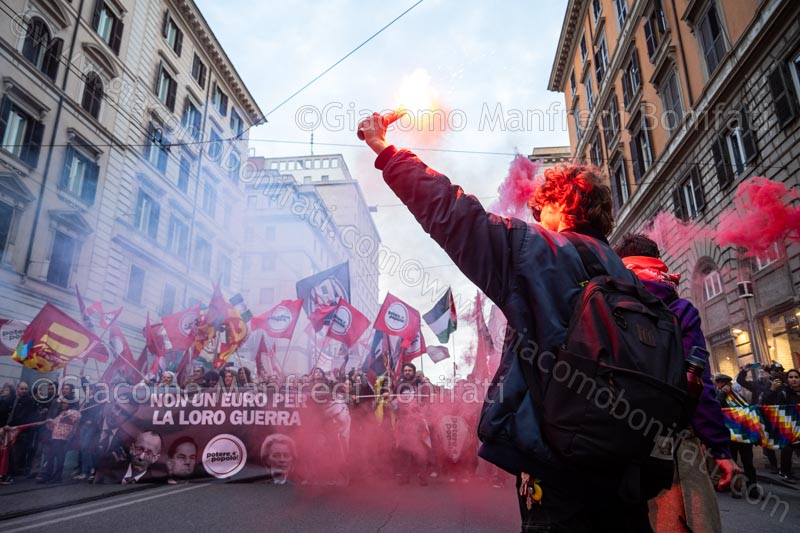 Contro-manifestazione alla piazza per l'Europa