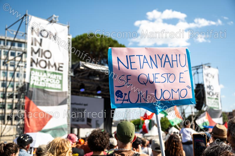 Manifestazione per la raccolta fondi destinata a Medici Senza Frontiere per il popolo palestinese